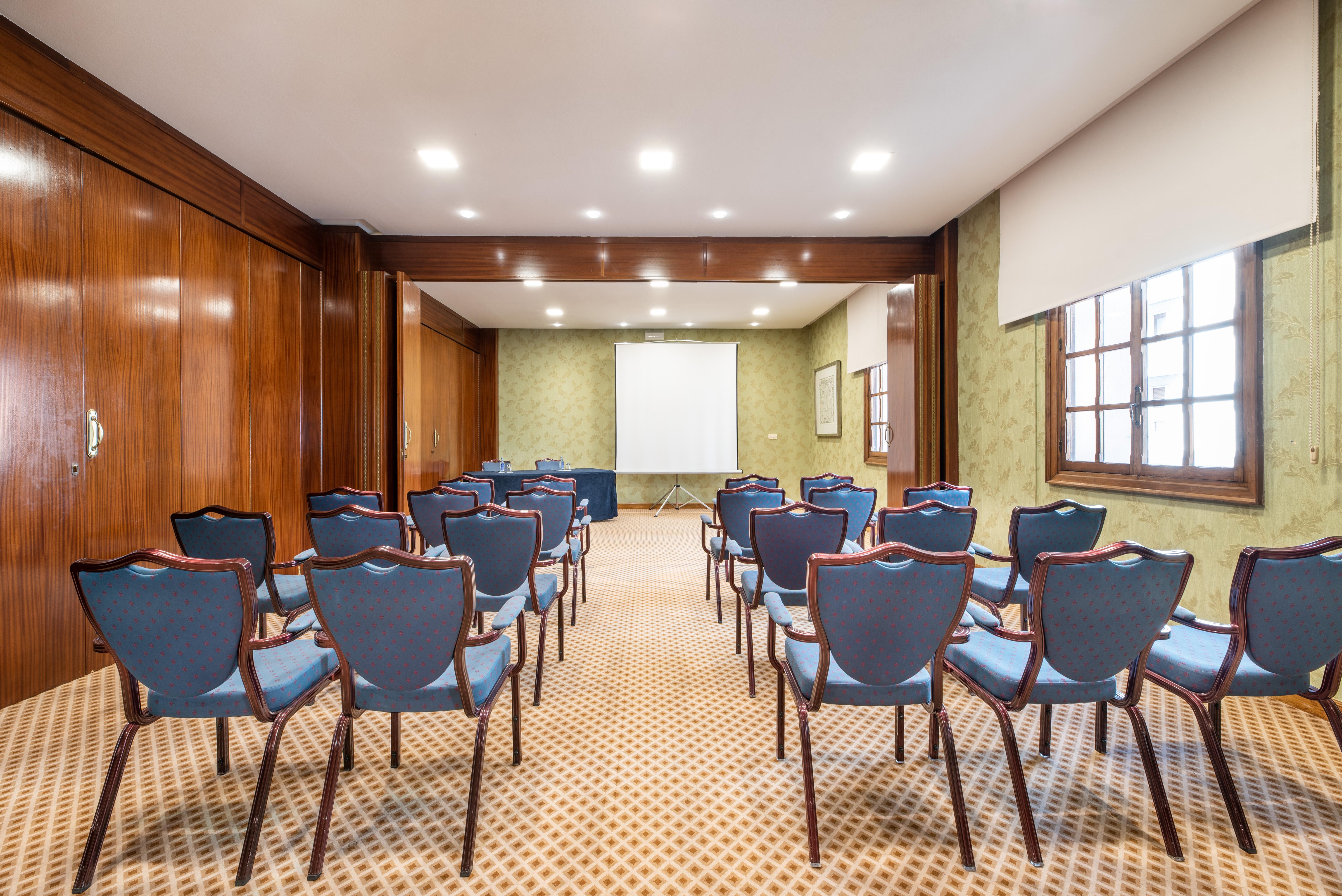 Eurostars Hotel De La Reconquista Oviedo Exterior photo Meeting room