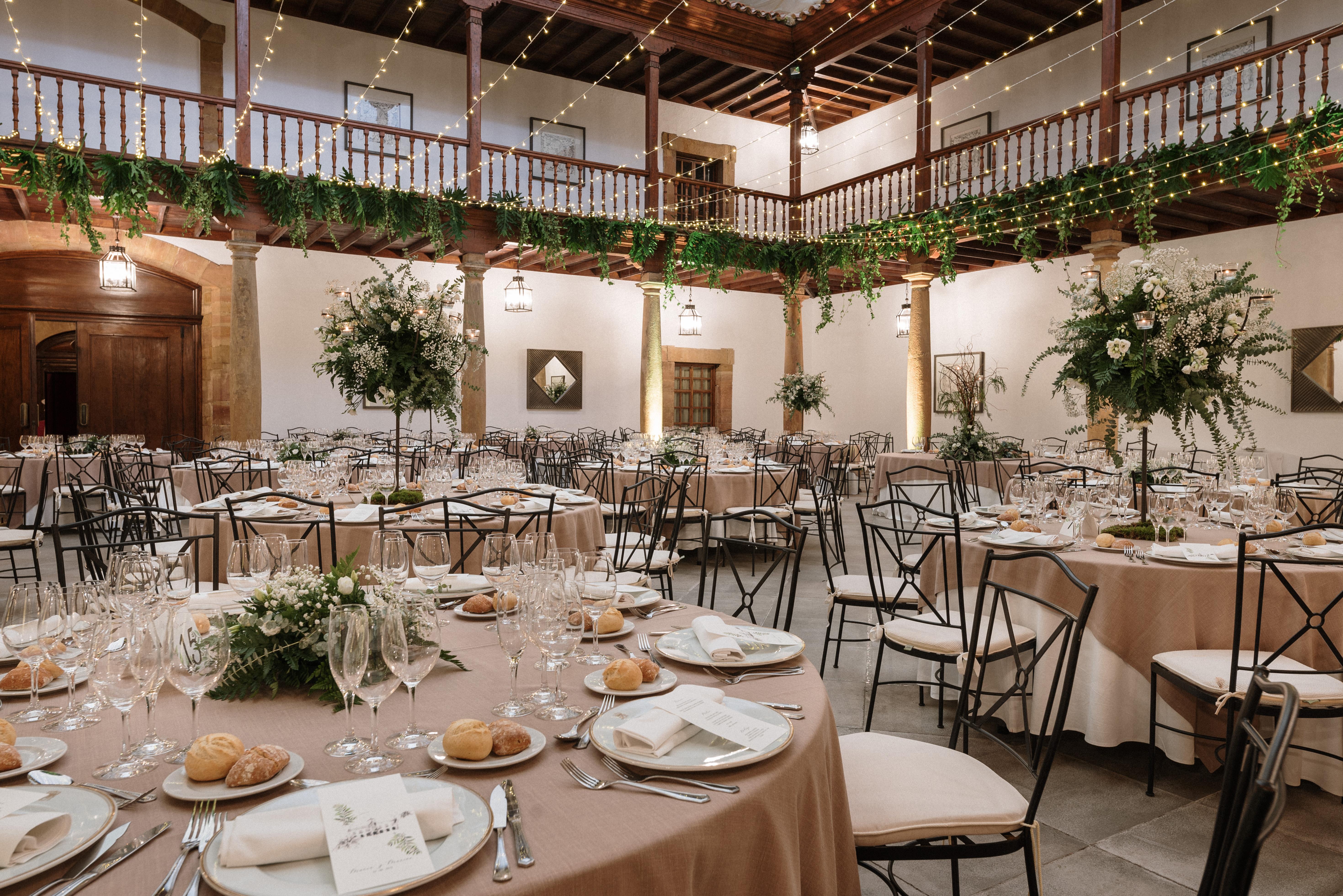 Eurostars Hotel De La Reconquista Oviedo Exterior photo A wedding reception in Spain