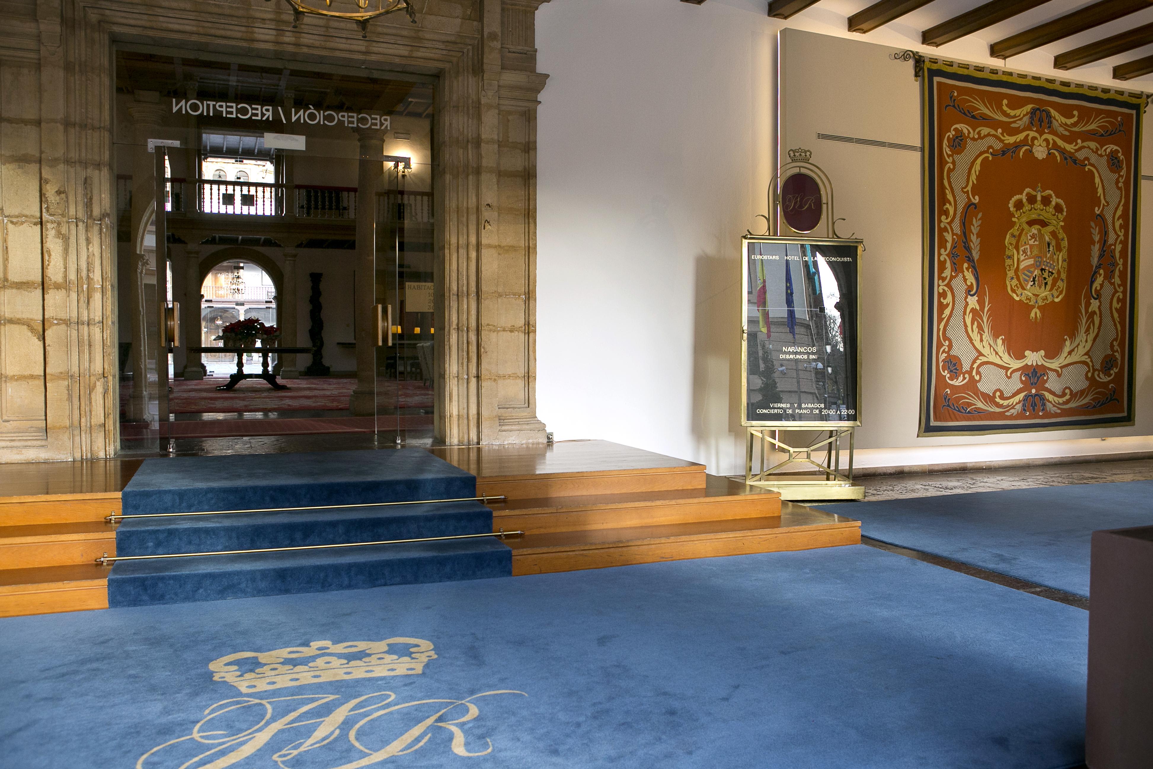 Eurostars Hotel De La Reconquista Oviedo Exterior photo Entrance to the hotel