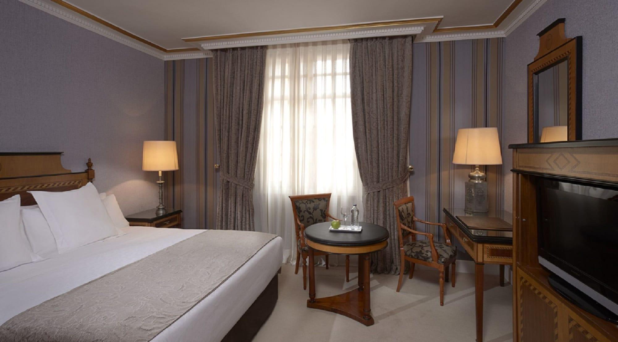 Eurostars Hotel De La Reconquista Oviedo Exterior photo A room at the hotel