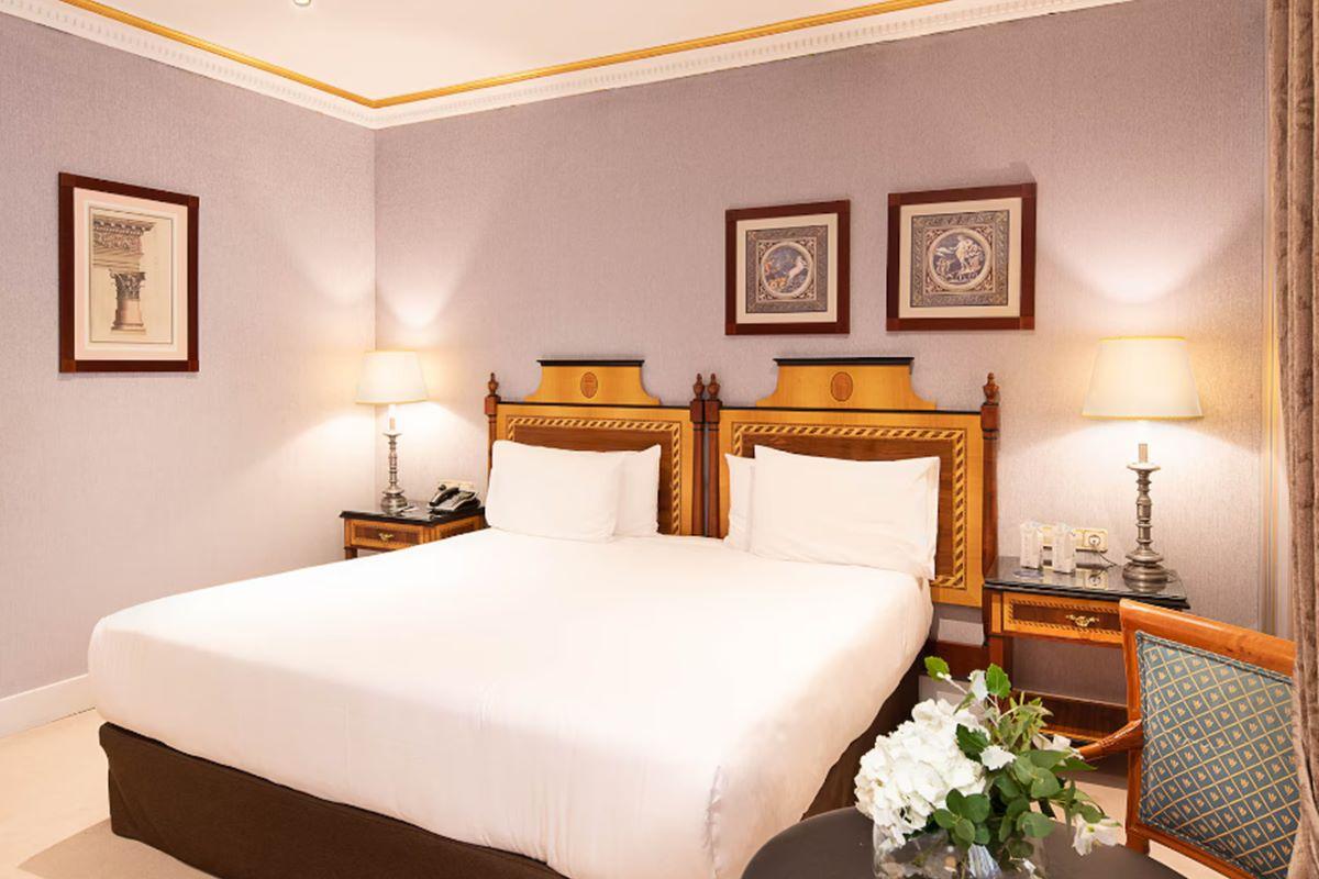 Eurostars Hotel De La Reconquista Oviedo Exterior photo A bedroom at the hotel