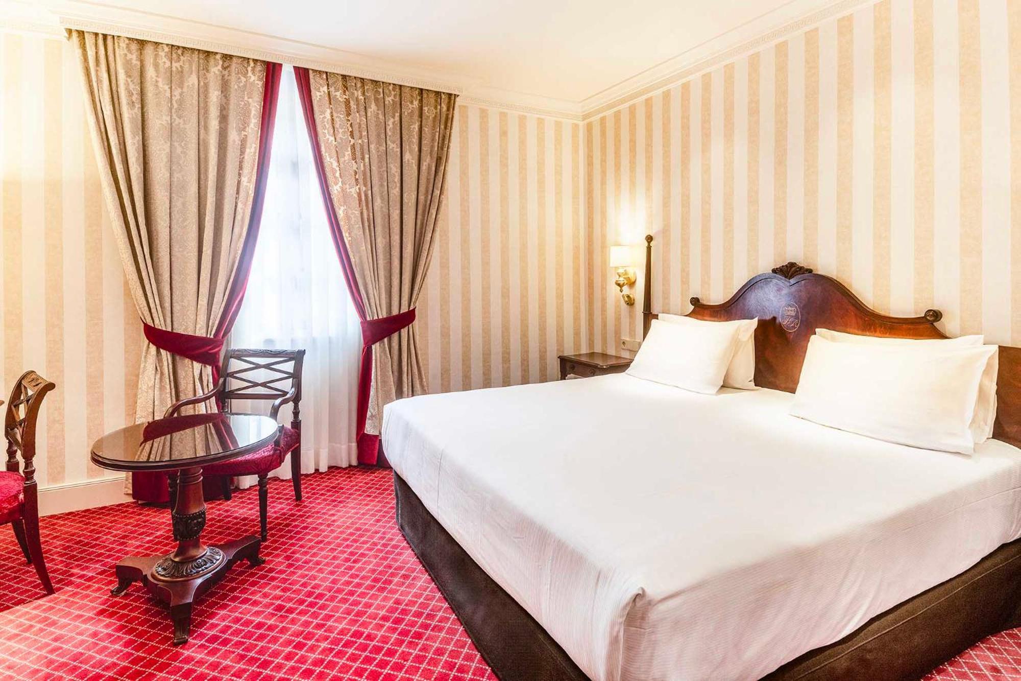 Eurostars Hotel De La Reconquista Oviedo Exterior photo A room at the hotel