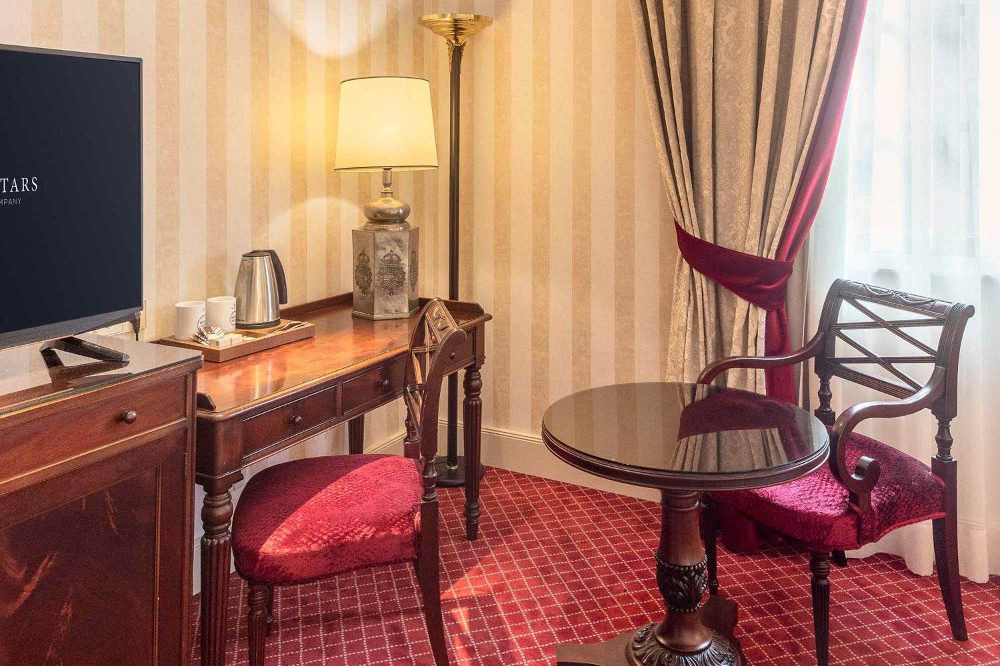 Eurostars Hotel De La Reconquista Oviedo Exterior photo A room at the hotel