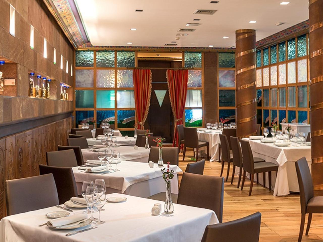 Eurostars Hotel De La Reconquista Oviedo Exterior photo Restaurant interior